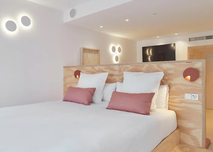 Feelfree Antiguo 招待所 3*