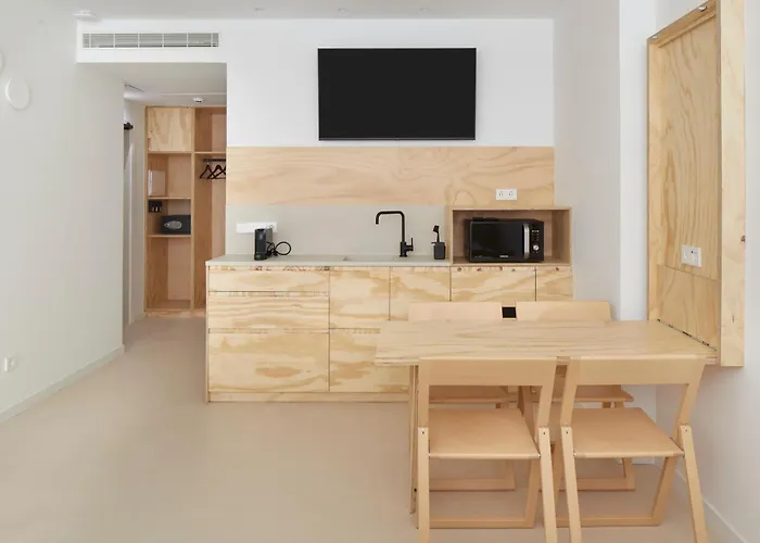 Pensión Feelfree Antiguo 3*